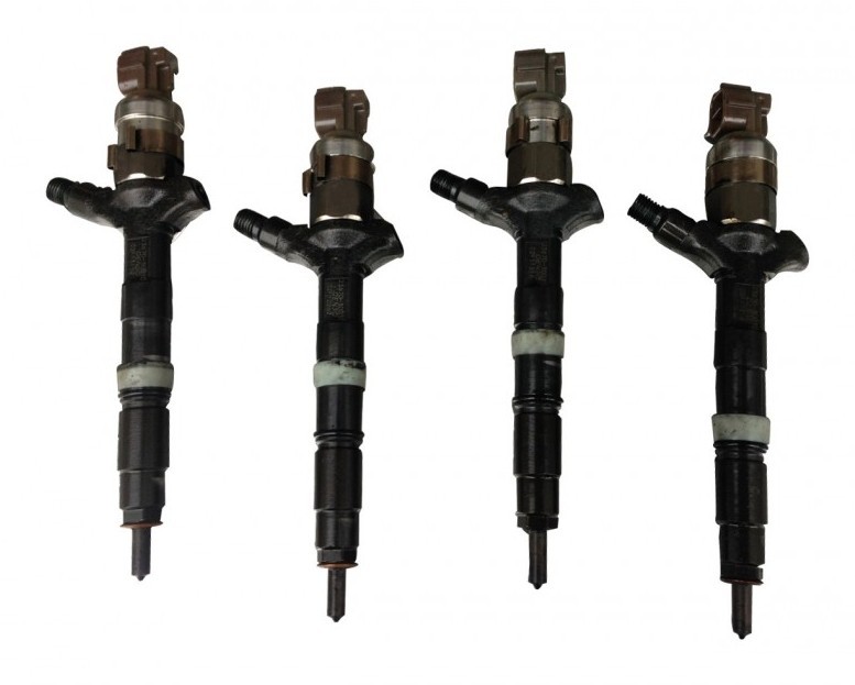 Toyota Land cruiser 3.0 D-4D 4x4 120 KW 163 HP DENSO 23670-39015 23670-39016 juego de 4 inyectores usados 2367039015, 2367039016