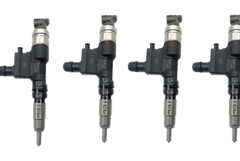 Denso juego de 4 inyectores 23670E0190